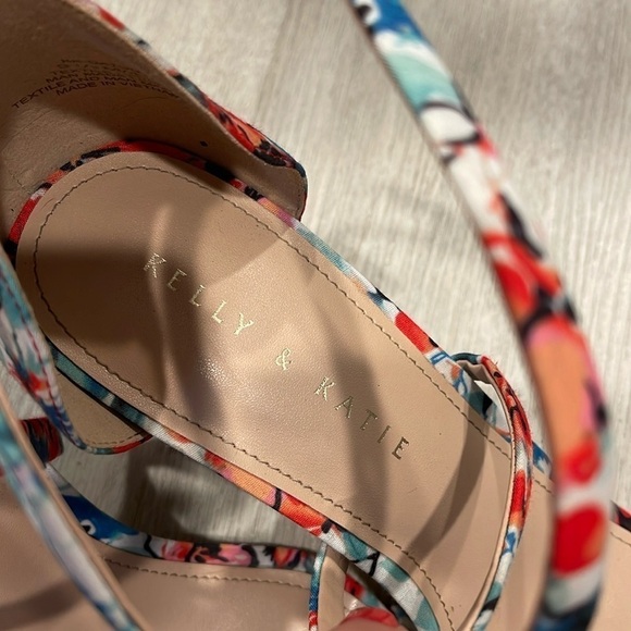 Kelly & Katie Daton Colourful Floral Fabric Strappy Sandals Block Heel 9.5 - Picture 2 of 10